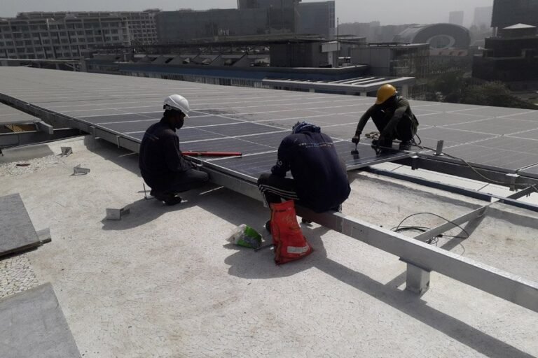 Trends & Innovations in Commercial Solar Installation Technology
