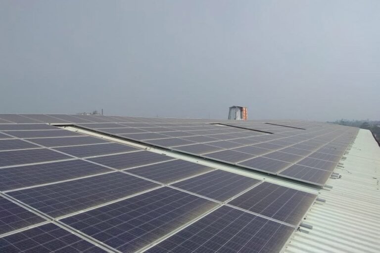 Benefits of Industrial Solar Installations for Sustainable Energy